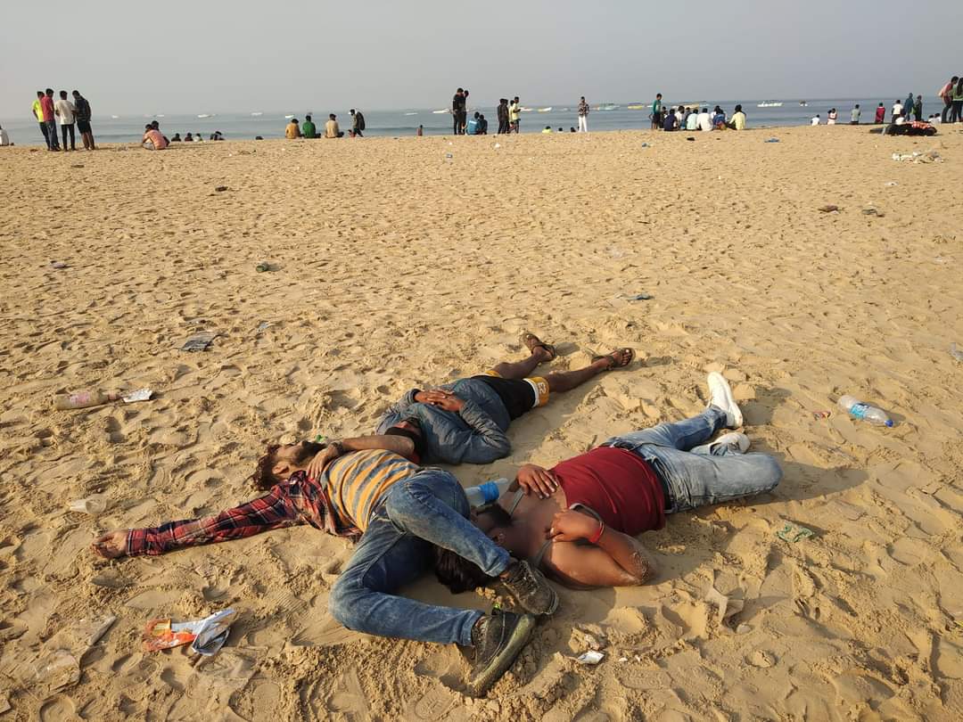 Herman_Gomes's tweet image. The aftermath of New Year's celebration in Goa. Courtesy our own Indian tourists, who can make one's blood boil. Year after year, it's the same story. Third class tourism.
Picture courtesy - Senior Photojournalist, Vincent Braganza.
