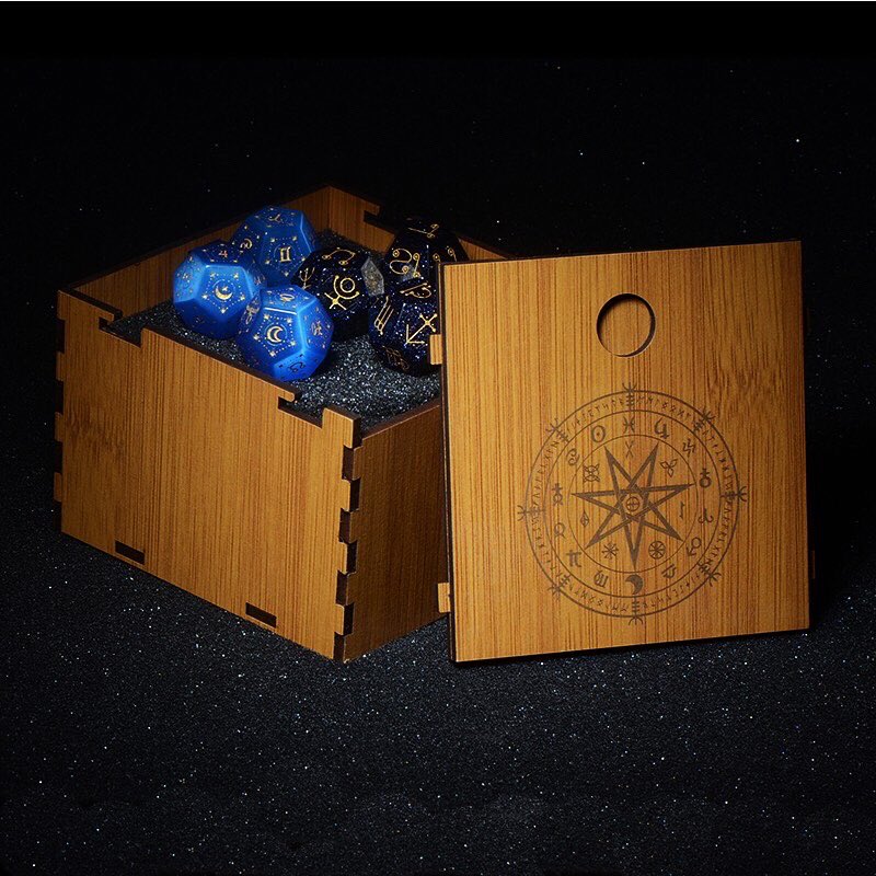 Morly72124510's tweet image. Wooden dice box.
#dicebox #customdicebox #box #dnd #dnd5e #boardgames #tablegame #tablesetting