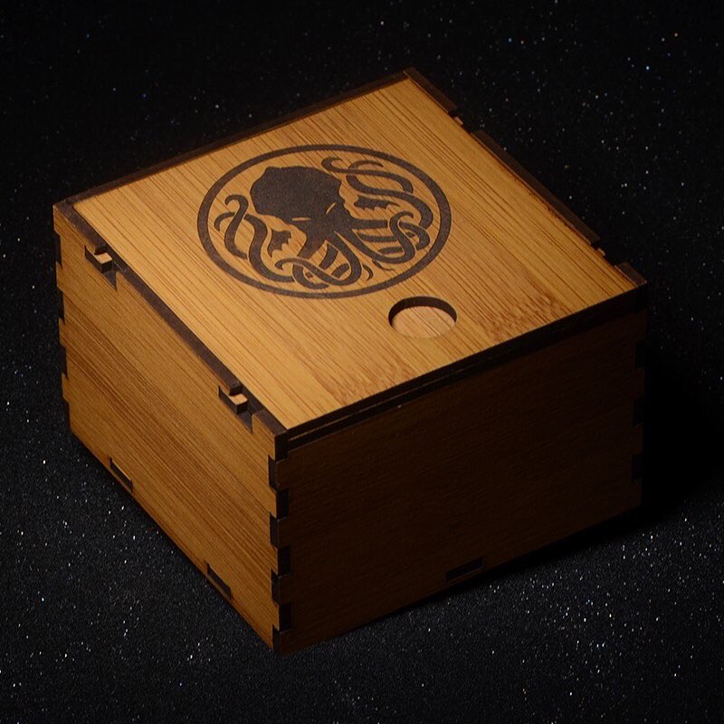 Morly72124510's tweet image. Wooden dice box.
#dicebox #customdicebox #box #dnd #dnd5e #boardgames #tablegame #tablesetting