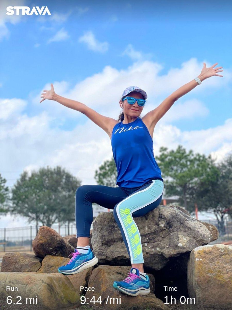 pipis_mtz's tweet photo. Hello 2023! 🎇
Primera carrera del año!6.2 millas ✅ ✨🏃🏻‍♀️
Qué gran manera de comenzar un nuevo año! 🙌🏻✨
#FelizAñoNuevo a todos!!
#newyearrun #firstrunoftheyear #hello2023 #starttheyearright #run #running #runalways #runhappy #hello2023 #runninggirl #womenrunning #loverunsmile https://t.co/OYvzU5cNtb