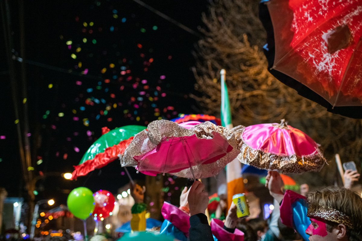 azwarych's tweet photo. .#Mummers by night https://t.co/sPH0erVnwf