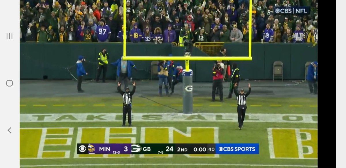 bampac29's tweet photo. WOW CROSBY ICE IN HIS VEINS!! HIS 1ST 50 YARDER THIS YR! SWEET BOUNCE at the end on the back upright #Packers extend lead 27-3 as they also rec ball to start 2nd half! #GoPackGo #PackersNation #MINvsGB https://t.co/FTzs9Wfs0L