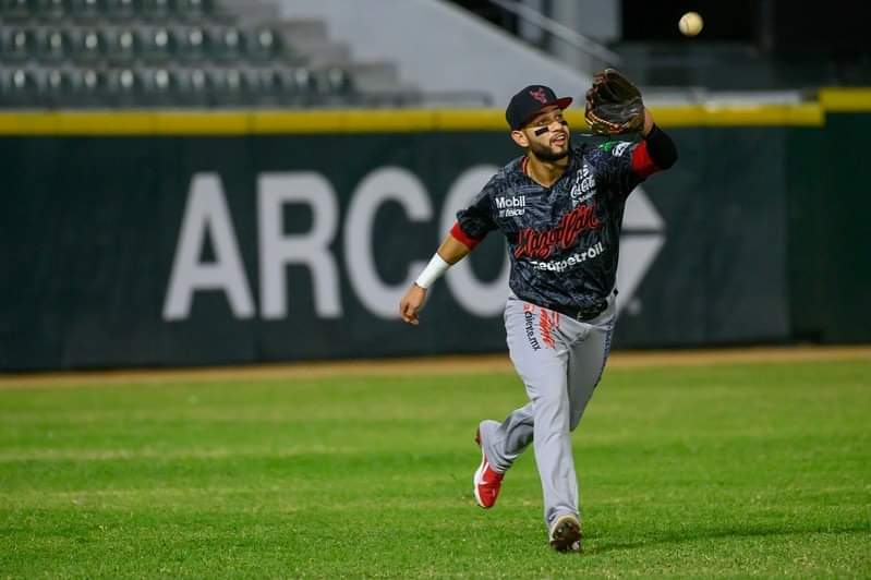 venadosdemaza's tweet photo. LINEUP DE HOY📢📢:
RANDY ROMERO CF
RAMON RIOS 2B
CHRISTIAN VILLANUEVA 1B
FELIX PEREZ LF
LEONARDO REGINATTO 3B
LUIS JIMENEZ DH
GABRIEL GUTIERREZ C
FABRICIO MACIAS RF
DANIEL CASTRO SS
BRAULIO TORRES-PEREZ 1.43ERA
¡VAMOOOOOOOOS VENADOS! 🦌🔥❤
#YoSoyVenados #DeerPower https://t.co/Z2nStYE7ck