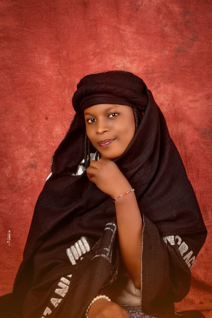 Happy birthday to you,
Have loads of fun this day,
Make it special your way,
But do give me a treat,
Please accept my wishful greet,
Have a nice day!
