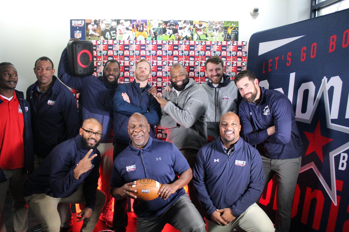 rmurecruitsfb's tweet image. HAPPY NEW YEAR!❤️💙 #colonialculture23
#pushnpull