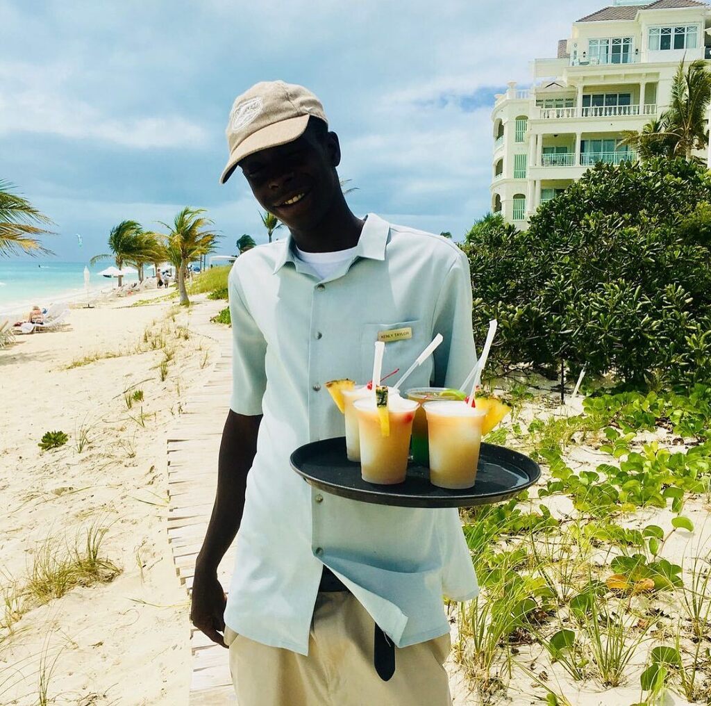 ShoreClubTC's tweet photo. The only kind of #sundayfunday for New Years Day!

#longbaybliss #perfectbeachday #relaxtravel #enjoytheday #turksandcaicos 

@suzanne_elli_travel https://t.co/5DHGM8bqef https://t.co/z8joTs5V4I