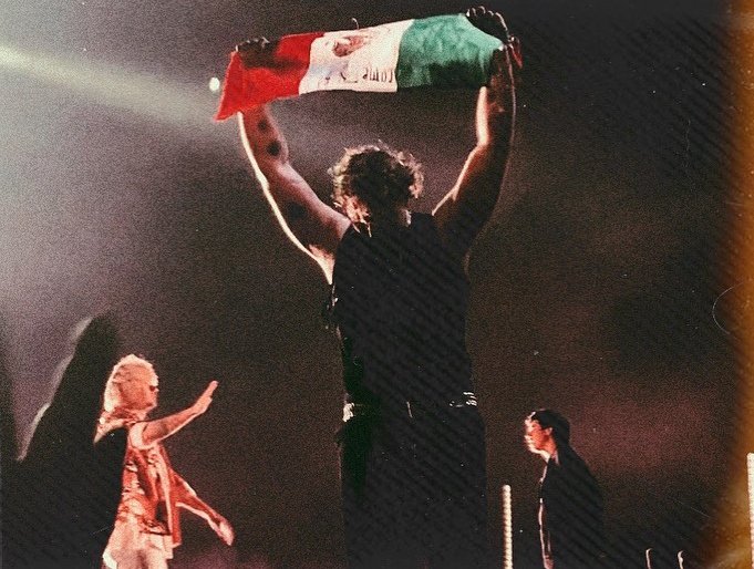 5SOSMexico's tweet photo. SOON https://t.co/n02KF8k5LQ