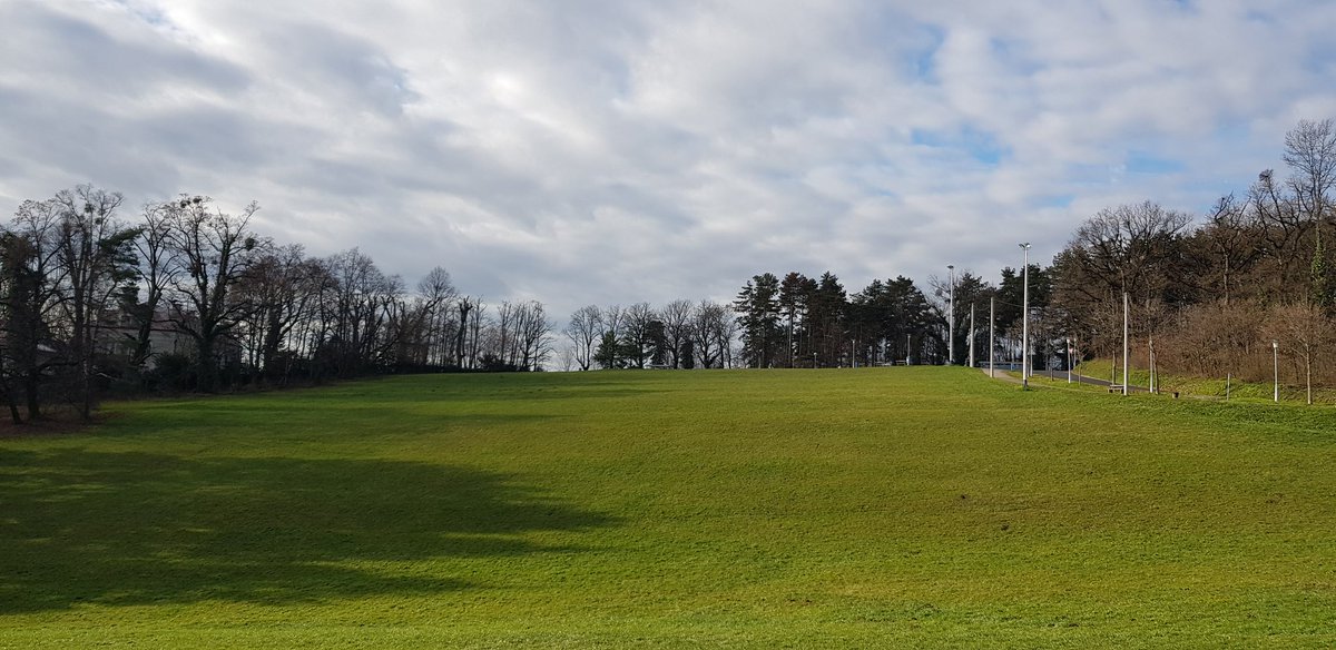 MarkusWuketich's tweet image. Neujahrsspaziergang. Novogodišnja šetnja. New Year's stroll. #Zagreb #Cmrok #DubravkinPut