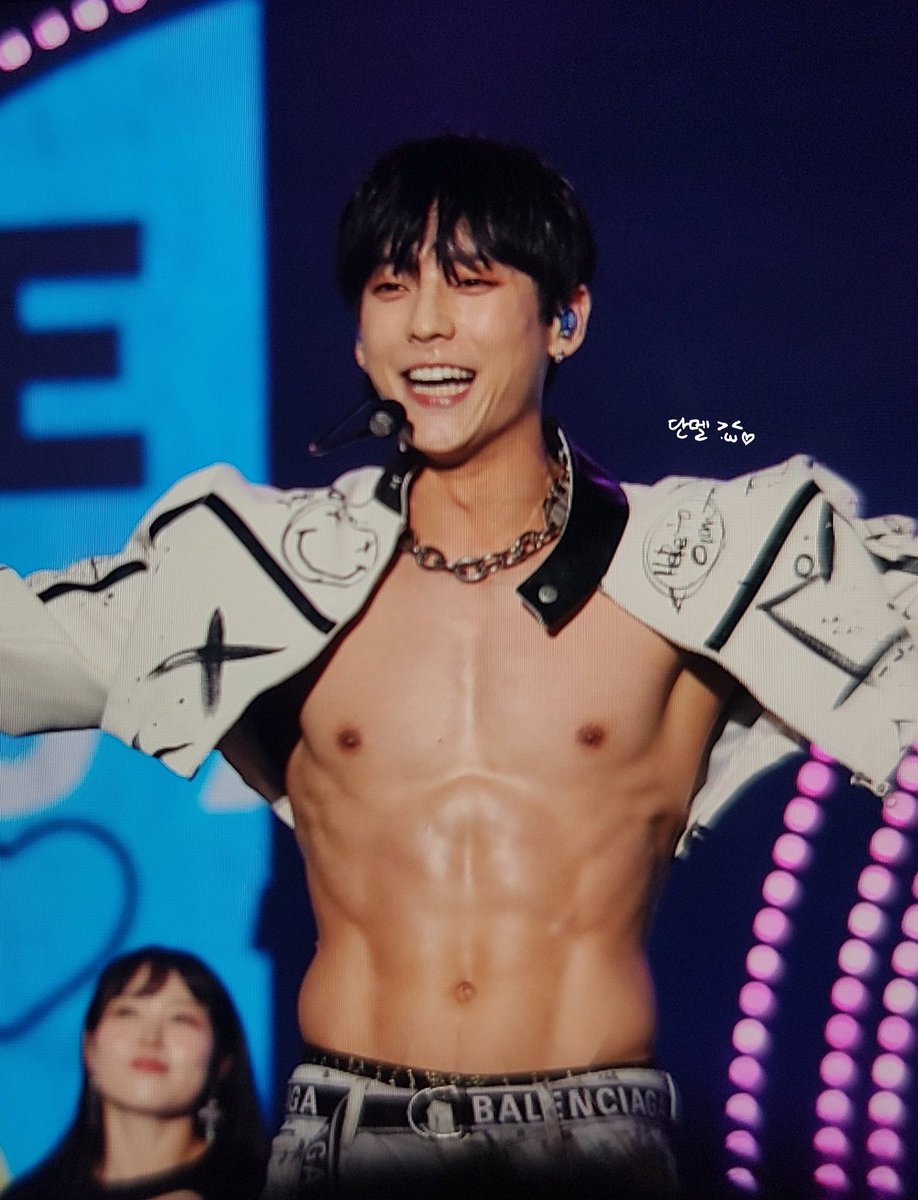 dailybestboys's tweet photo. Minhyuk (BTOB) https://t.co/7u0PhPiLZ6