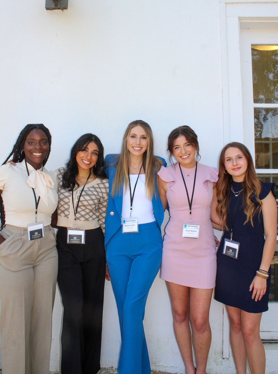 eghosa_ogbevoen's tweet photo. - presented research as an undergraduate at the american public health association national conference in boston, MA
- delivered a community engagement pitch at harvard law school
- killer shadowing hours in Newport beach, CA
- became a Delta scholar w a great cohort ❤️ https://t.co/YmWvM7iDAZ