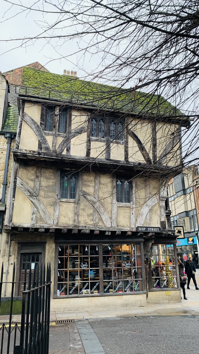 𝑬𝒎𝒂𝒏𝒖𝒆𝒍𝒂 𝑽𝒂𝒊 tweet media