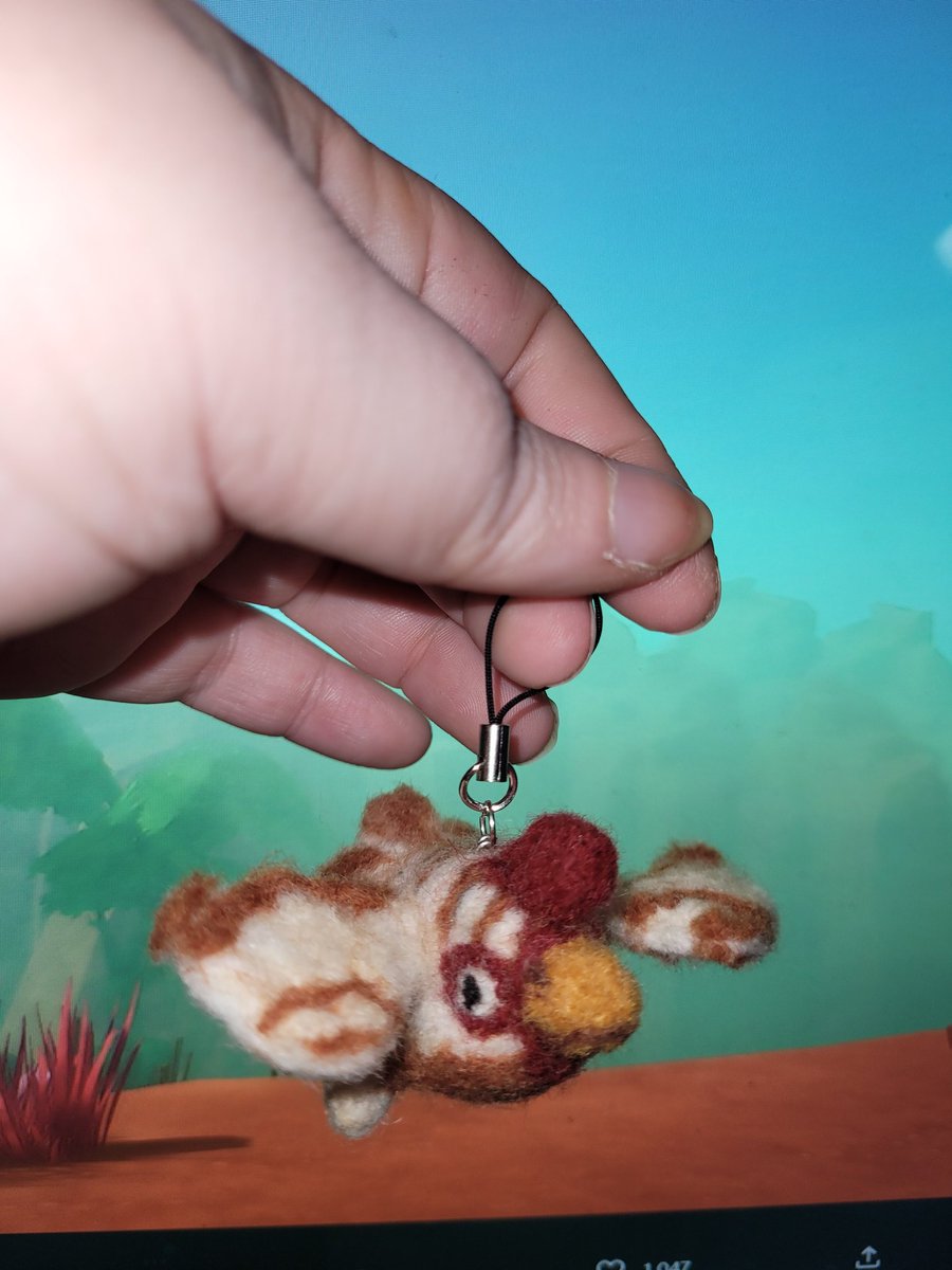 quietlikeafox's tweet photo. Spent the day making a little friend #slimerancher #henhen #felting https://t.co/XY8ylfyB14