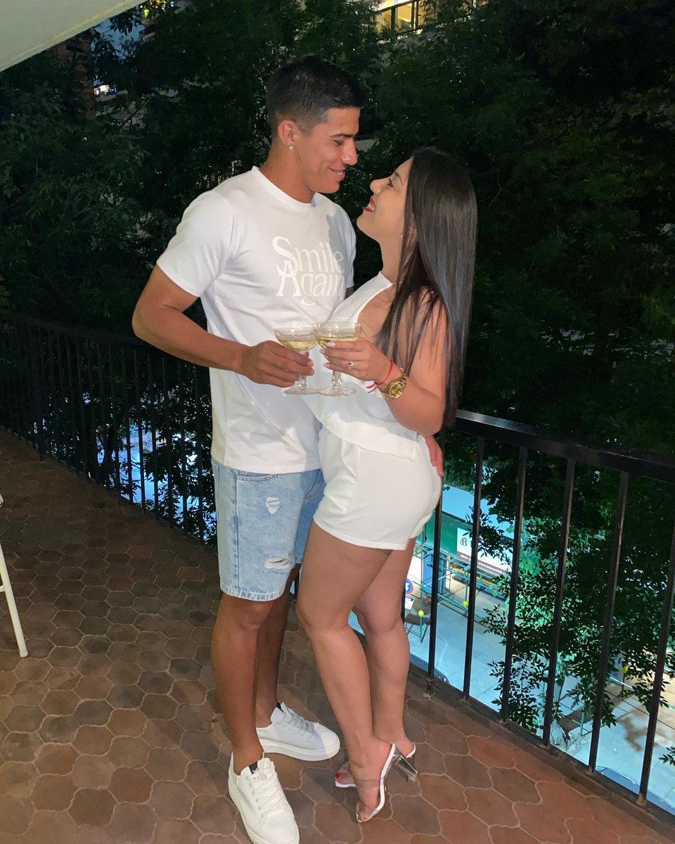 juniormarabel27's tweet photo. Feliz inicio de un nuevo año para todos🙌 que sea lo mejor 🫶🏻
Vamos juntos hasta el final @MonikaSantacruz ♥️ https://t.co/yggW6dzhMW