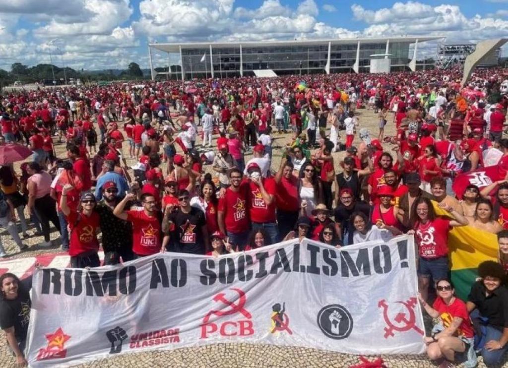 confembras's tweet photo. Alguém poderia me tirar uma dúvida?
Estamos no Brasil ou na União Soviética? https://t.co/ExVHtc2uoq