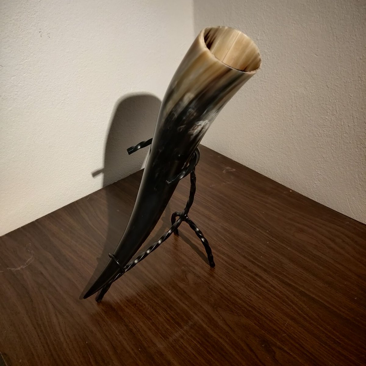 _Bikemiller_'s tweet photo. Joa ich denke das mit dem überlegen was das beste Weihnachtsgeschenk ist hat sich auch erledigt😍
Das Trinkhorn hat mir ein sehr guter Kumpel geschenkt. Hab glaube ich mal random  erwähnt das ein Trinkhorn geil wäre und er hat mir echt eins zu Weihnachten geschenkt. POG https://t.co/o6bCE62B88