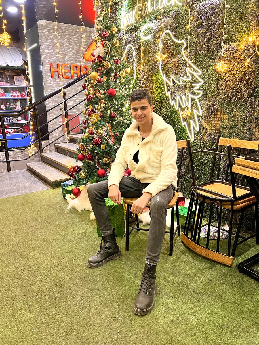 _eldaly__'s tweet photo. Happy new year🎄❤️‍🔥 https://t.co/4T7kiCuai1