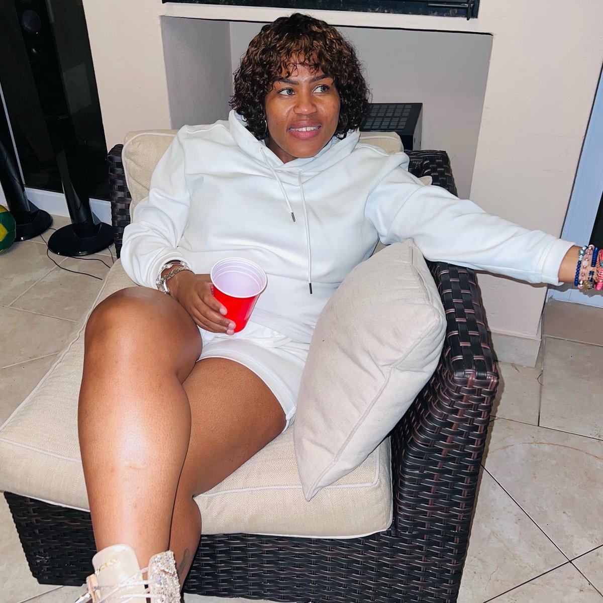 nhlakesm's tweet image. Happy New Year!!! 2023, I’m not afraid of the unknown but rather looking forward to it all… I will take it one day at a time!🥂✨