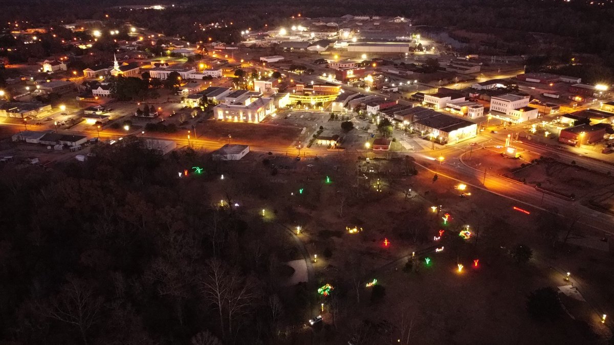 Brewton, Alabama, USA. <a href="/spann/">James Spann</a> <a href="/rzweather/">Spinks Megginson</a>