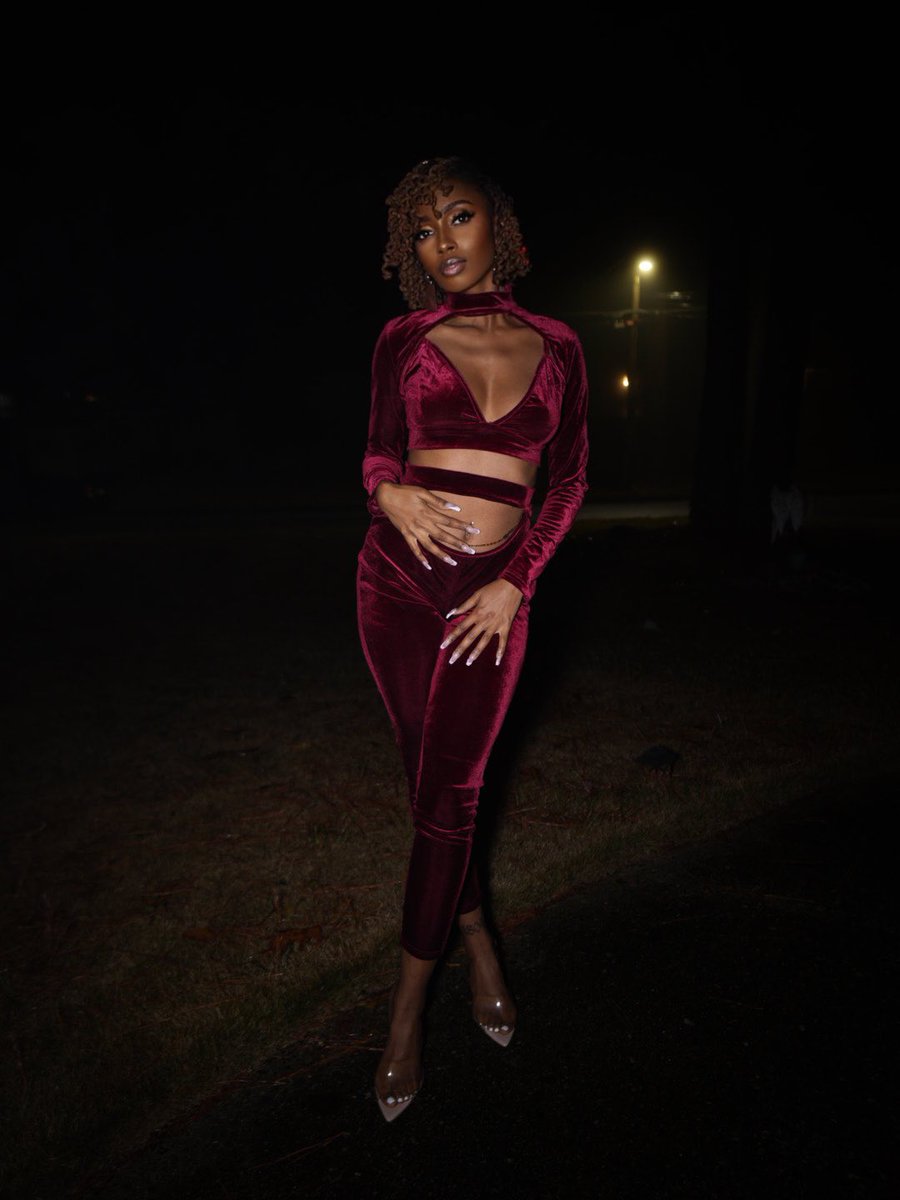 lenebean_'s tweet image. Cheers to New Chapters 🥂