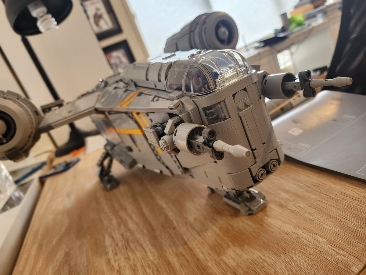 ComicsNerd2's tweet photo. Bag 35.
One to go.
#StarWars #Lego #TheMandalorian #TheRazorCrest #Grogu #DinDjarin https://t.co/daLZOR0wdq