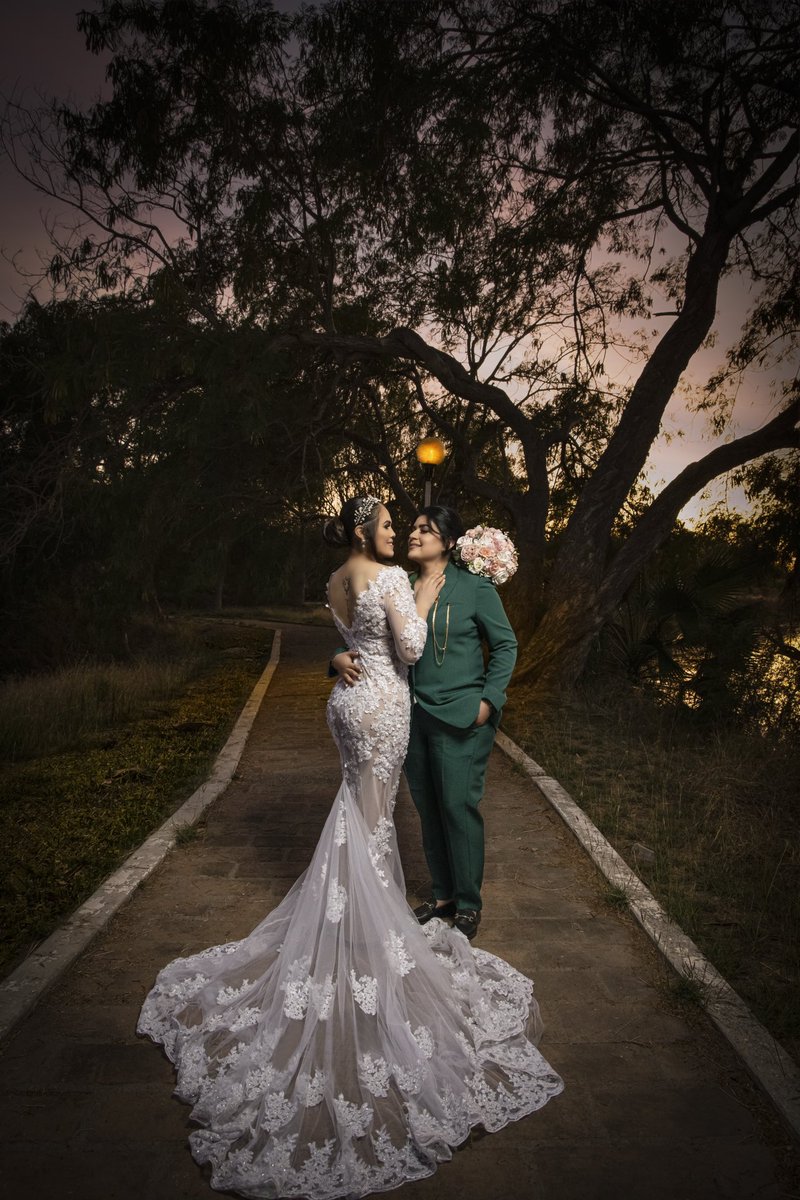 Arellanestt's tweet photo. Y empezar el 2023 bien cabron 🥂 @CedanoIAL qué bonito se siente, que bonitos votos, qué bonito momento 💕TEAMO 🫶🏻 https://t.co/RYstkcWQCH