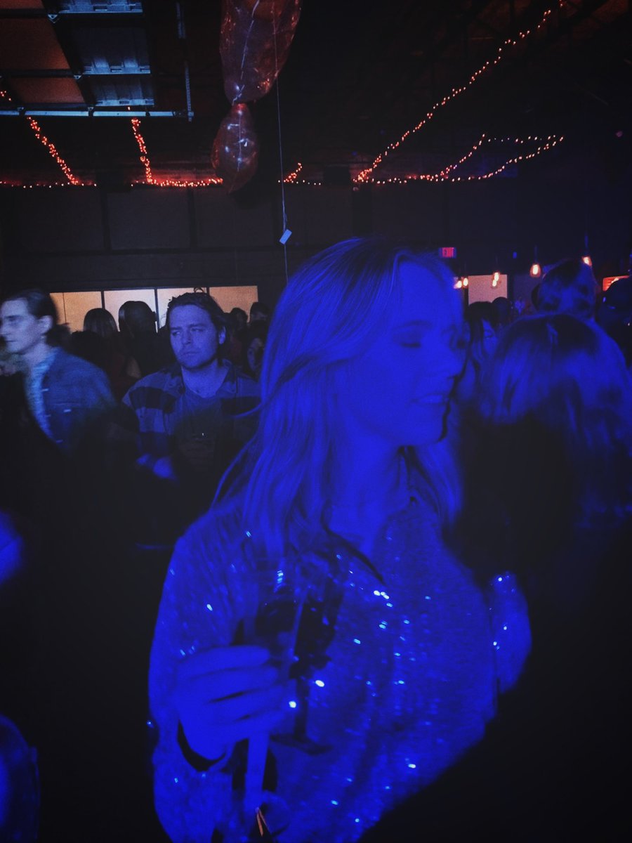 Itsmemaryellyn's tweet photo. 2022 was a dream. 2023 is going to be even better. Happy New year✨ https://t.co/qtHFjmzbsp