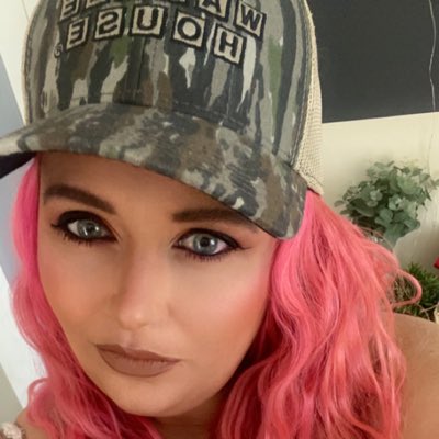 Rhianb2212's tweet photo. #NewProfilePic https://t.co/SdDmTHwEJO