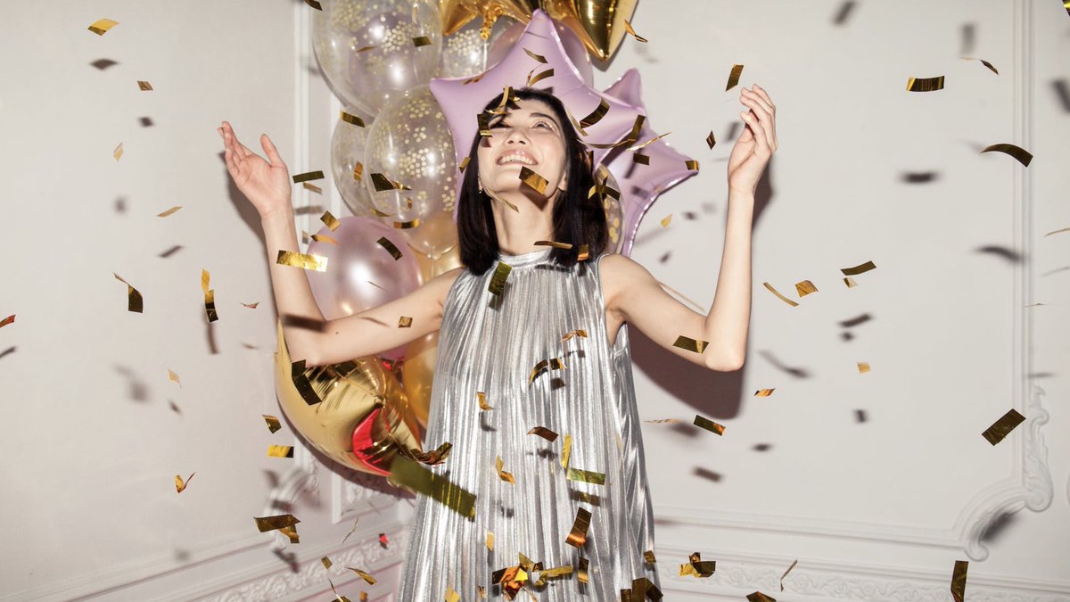 LBloomie's tweet photo. Feliz año nuevo 🌟🥳 2023
Por un año lleno de cosas buenas. #hidratate #piel #hidratada #natural #bonita 
#FelizAnoNuevo https://t.co/RdGdM7QiBa