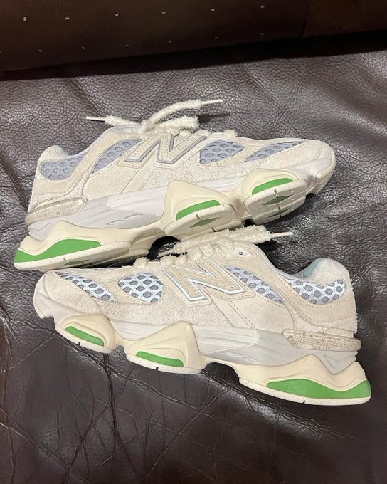 JustFreshKicks tweet media