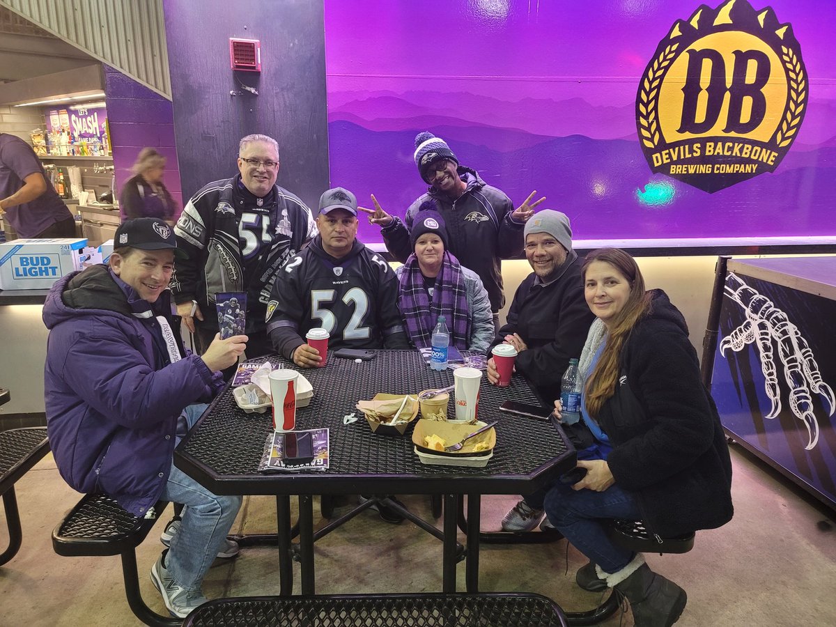 Olive_Branch23's tweet photo. #LetsGoRavens #GetThisW @Ravens The Kreig's are in the Bank! #RavensFlock #AndFootball @AndFootball https://t.co/M1cQIKlNFN