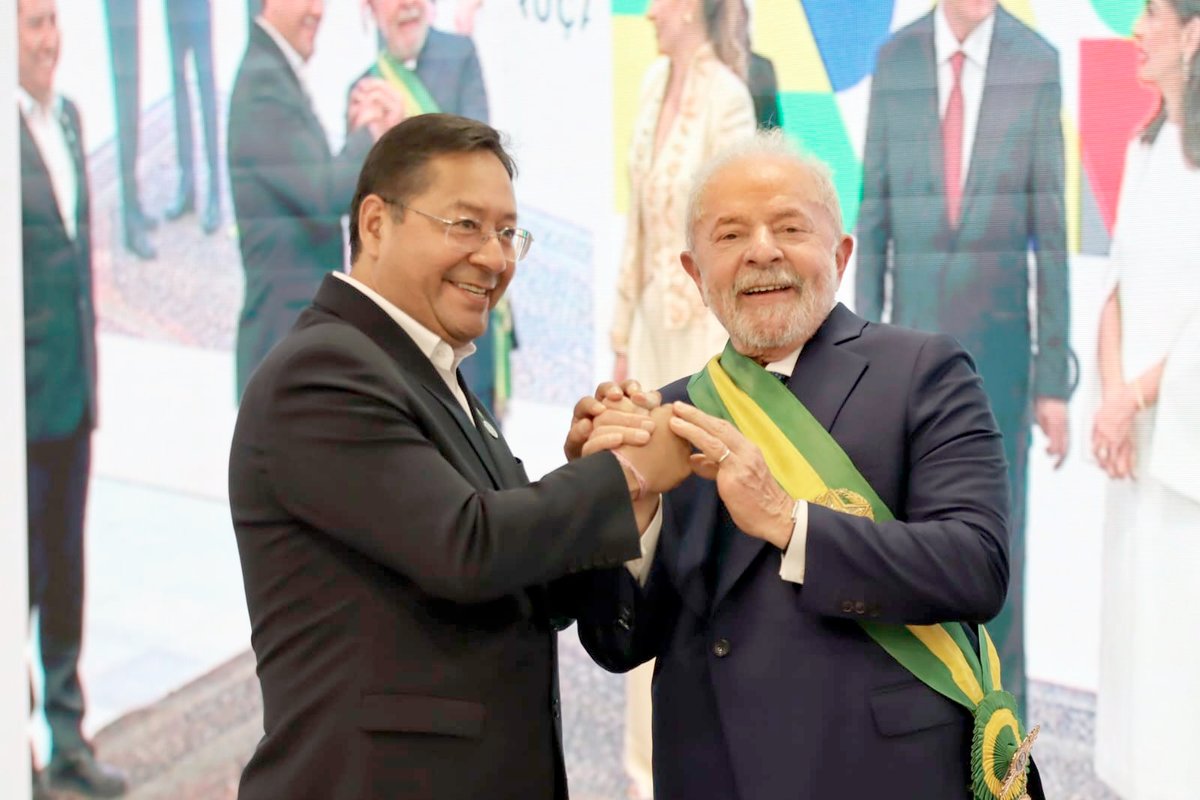 LuchoXBolivia's tweet photo. Felicidades presidente @LulaOficial y querido pueblo de #Brasil🇧🇷. Ahora sí, el camino de la integración latinoamericana se abre más grande que nunca, para que nuestros pueblos caminen de la mano hacia la paz y el desarrollo con justicia social. https://t.co/yTBaxjiwkH