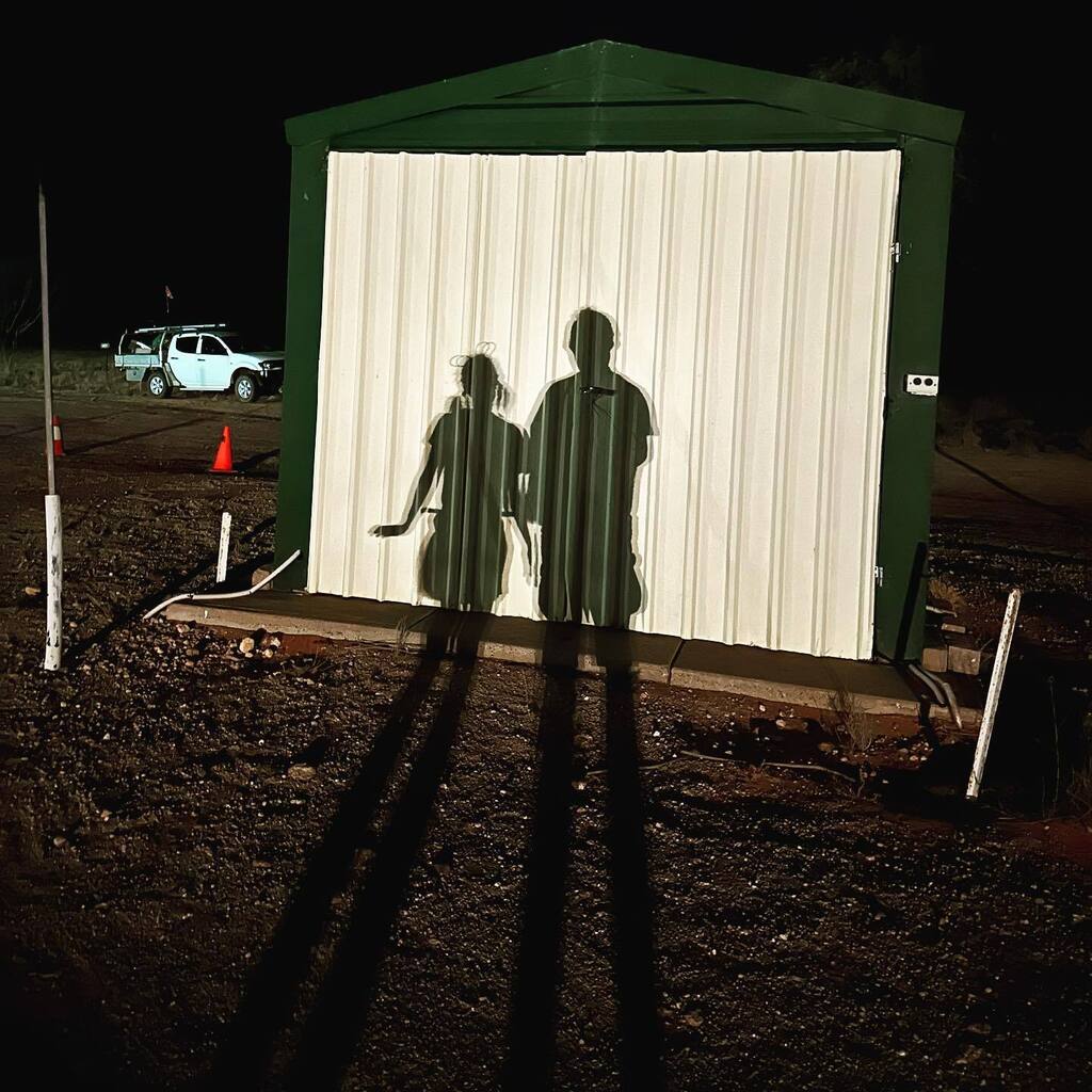 iquean's tweet photo. Soulmates #outback #cameroncorner #nswsaqld https://t.co/t8Uq2WvtP6 https://t.co/e31f5OyOy8