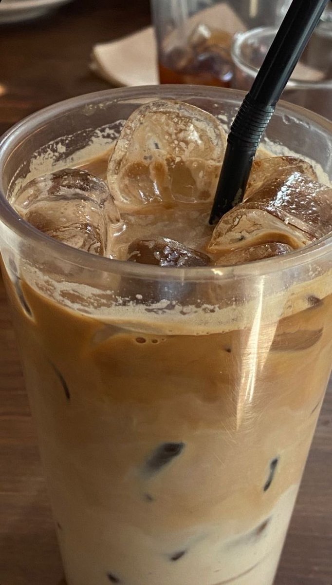 iteyoupone's tweet photo. Iced coffee 🤎 https://t.co/lJEV8aoWoH