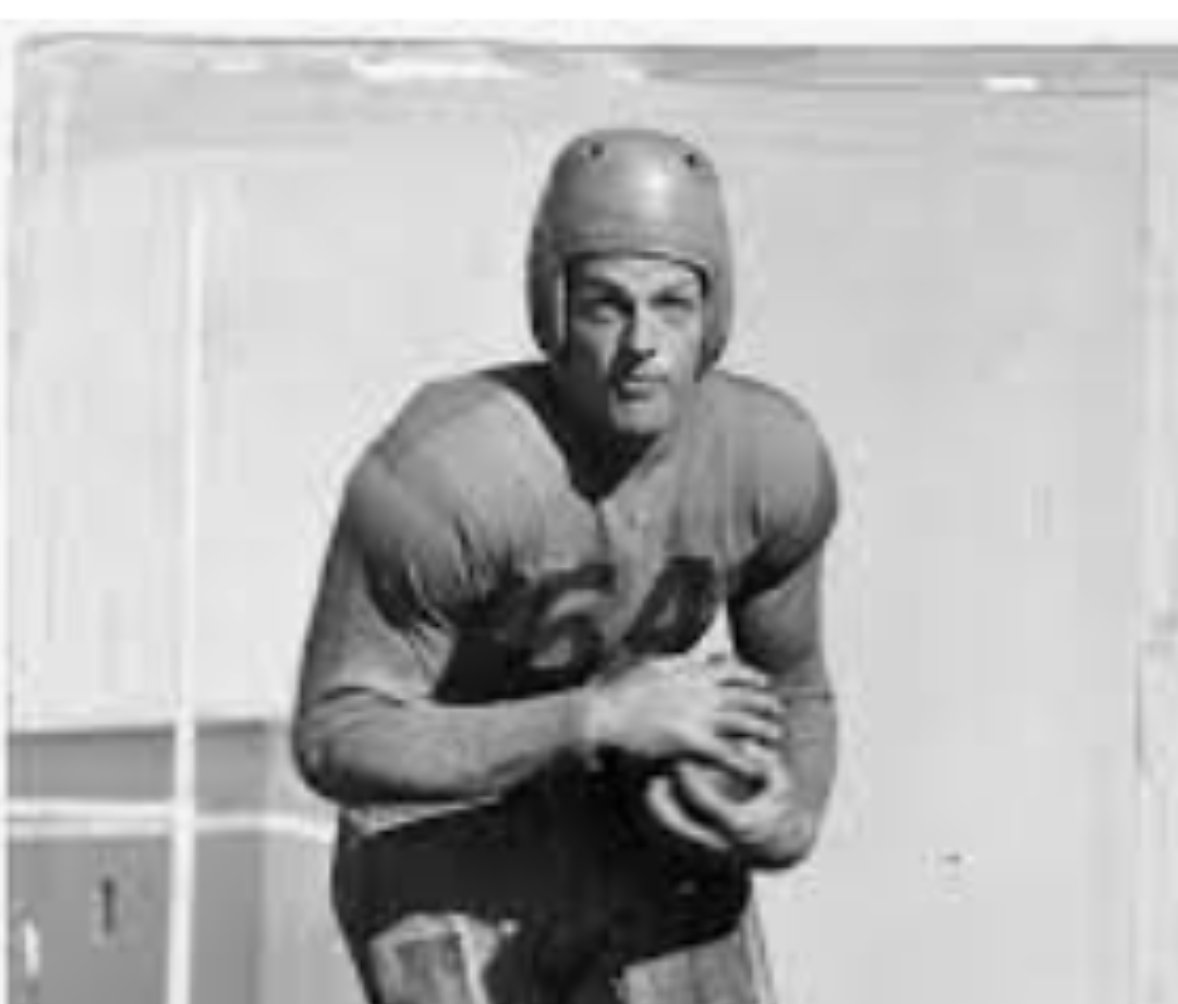 Happy Birthday Bruce Smith, Minnesota Golden Gophers. 1941 Heisman Trophy. Smith led the Gophers to back-to-back national championships &amp; was the marquis triple-threat TB of his era. #RTB #Gophers #Minnesota <a href="/ClintKPoppe/">Clint K Poppe</a> #CollegeFootball <a href="/GopherHole/">GopherHole.com</a> <a href="/Golden_Gopher_/">Golden Gopher</a>