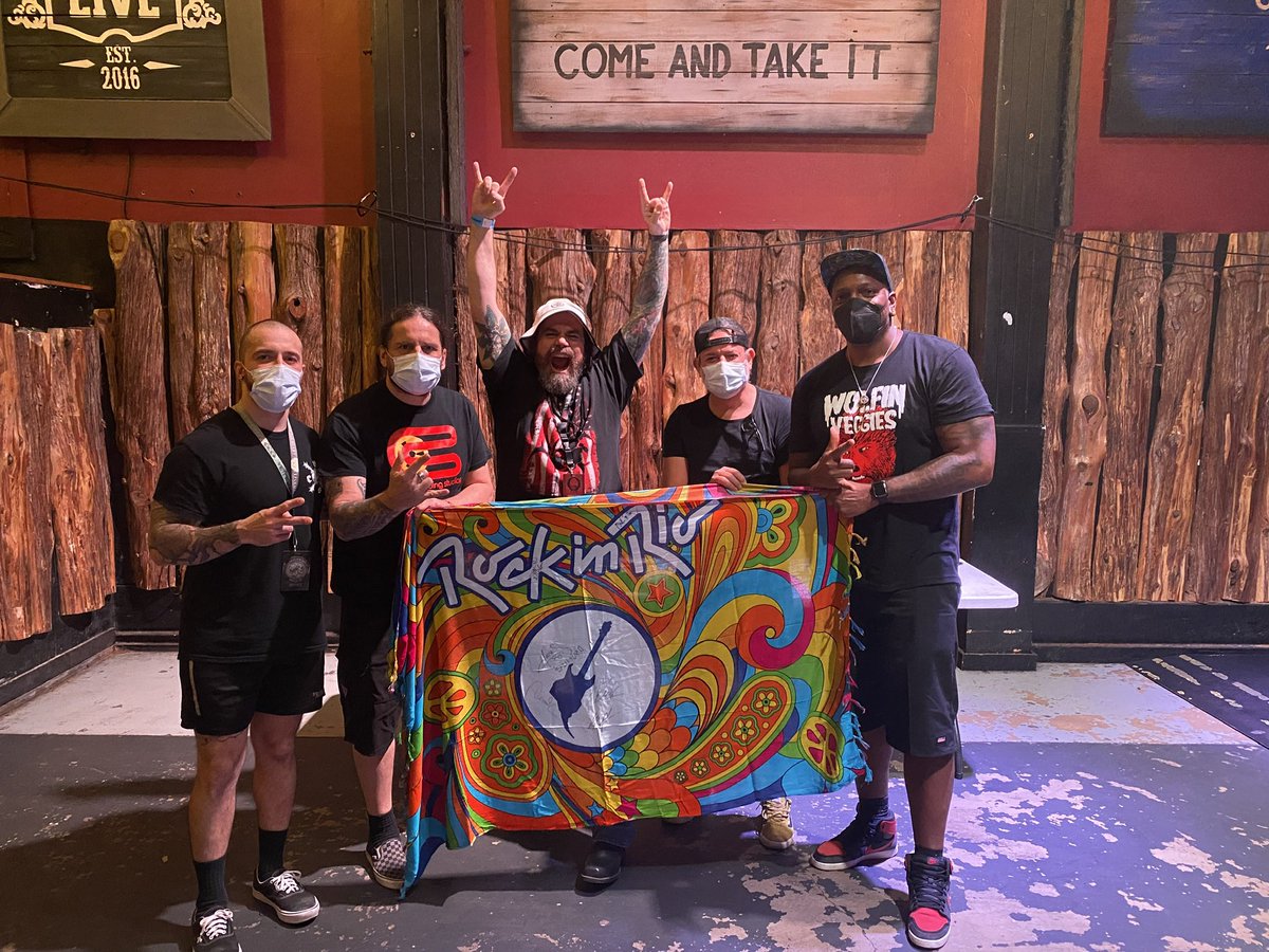IronTrucker667's tweet photo. @andreaskisser Amazing pictures Brohiem! Sending you strength and courage and wishing you an amazing 2023!!! See ya somewhere on tour!!! #Sepulnation #StandAndDefend #QuadraTour #IronTrucker667 #AdamarDesign @ComeAndTakeItTX @derrick_green @eloycasagrandee @pxpjr3069 ♠️💀🎸 https://t.co/IgIJOp7q0a