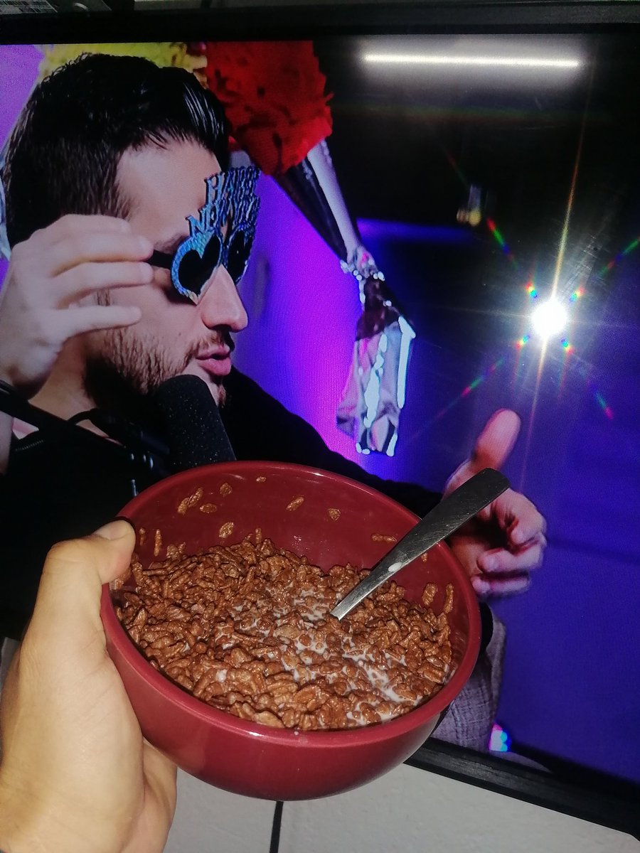 HoMsXxVI's tweet photo. @lamolechida Bajando la cruda con chocokrispis y viendolos.. @adrianm10 gracias.. Éxito 2023... https://t.co/0K0y1oxdLU