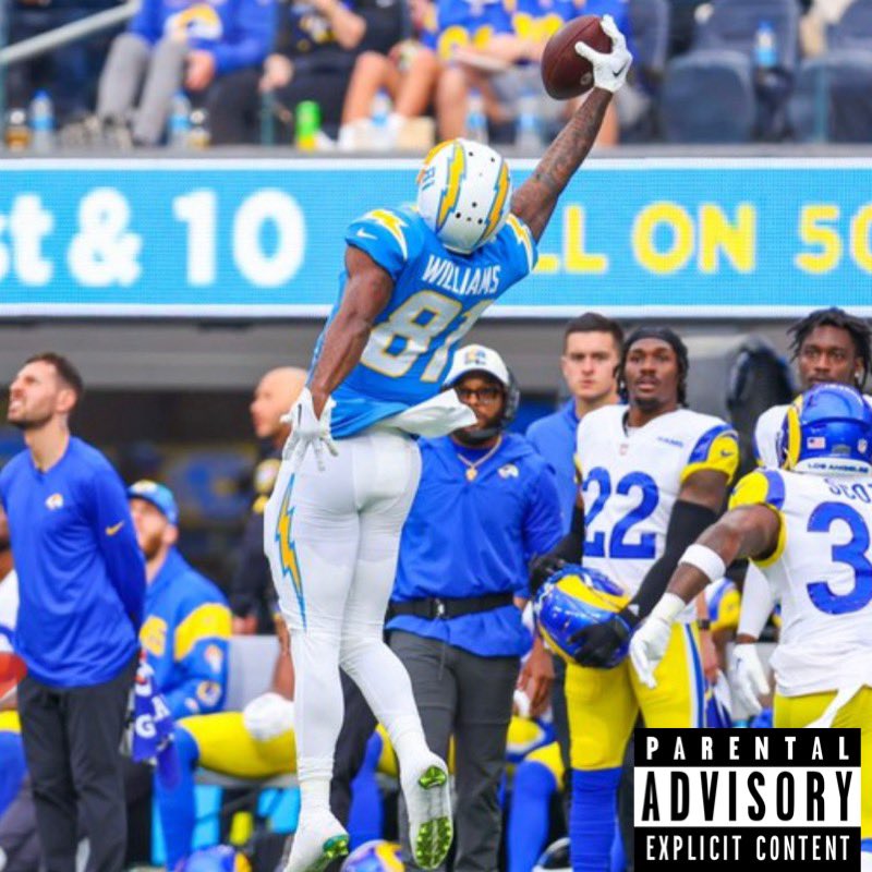 CheekfromQueens's tweet photo. Rolling on offense & defense this game #namethealbum #BoltUp https://t.co/WuF7hzQZJw