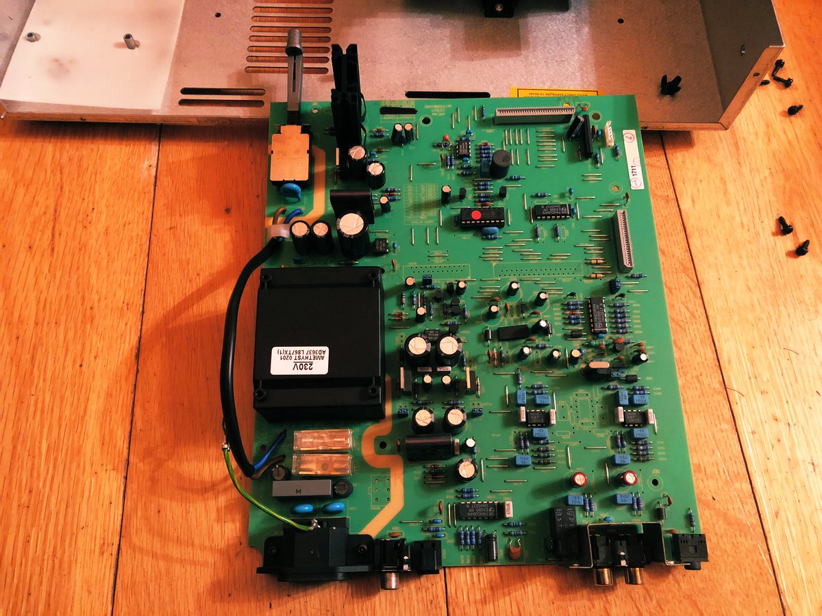 …new year clean up…well, a small maintenance actually in one of the #CDPlayers… #Arcam CD62 #NewYear