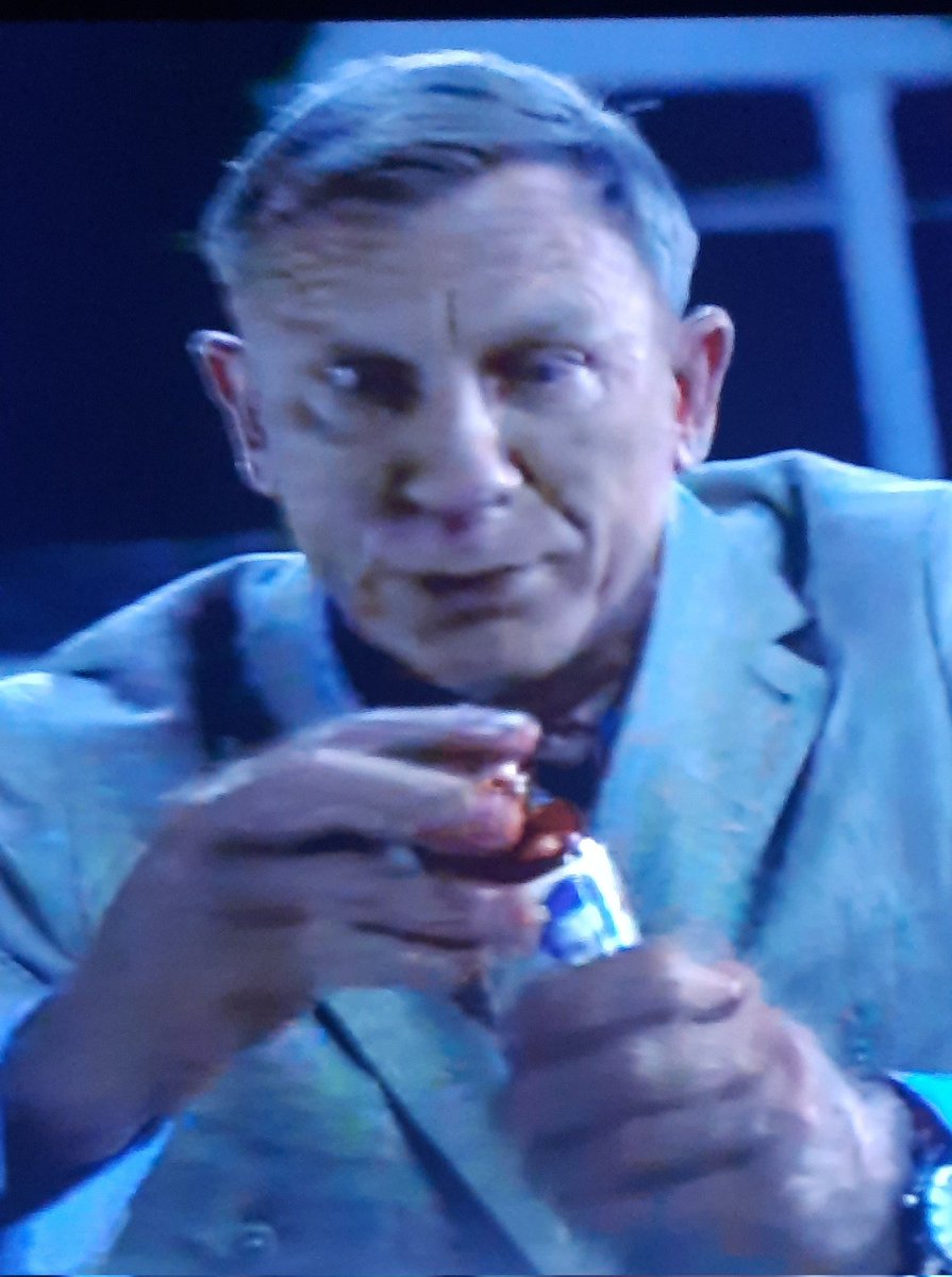 Rennerfans on Twitter "it's daniel craig who has the hot sauce in his
