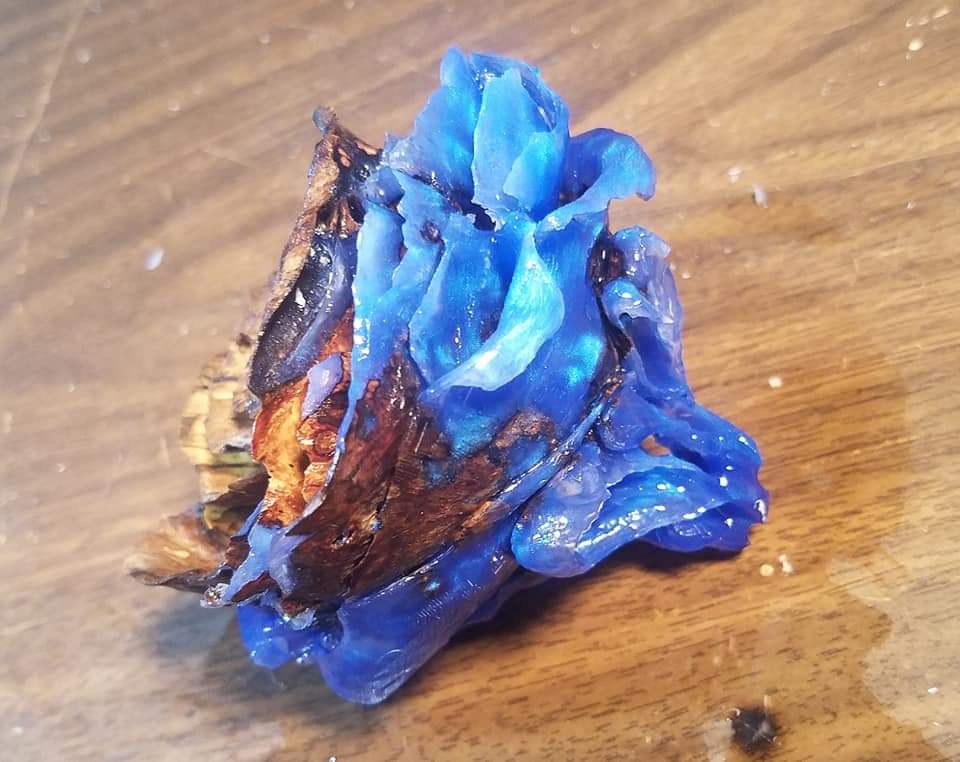 KLCARVINGS's tweet photo. Blue Infinity Rose 
Hand Carved Roses made from Wood and Epoxy 
Choose your own colors
#klcarvings #woodcarver #handmade #woodcarvings  #customorder #portraits #shadowboxes  #emblems #personalize #ordernow #dremel 
#roses #Roses #infinityrose https://t.co/lROtf4QqJq