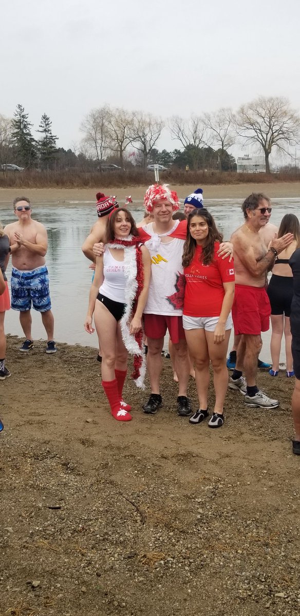 CoralReefShop's tweet image. A shout out to our friends Tommy Donnelly &amp;amp; Family @BrogueInn 😎! What a wonderful way to start the year with The Brogue&apos;s annual #PolarBearDip for charity! #PolarBearChallenge 

For Seinfeld &amp;amp; George Costanza fans.We CAN confirm: &quot;There WAS shrinkage - Like a frightened turtle.&quot;