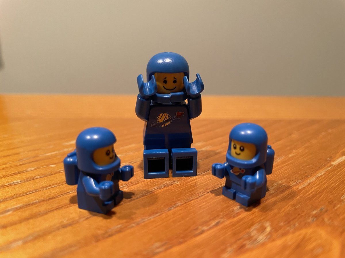 StormingZee's tweet photo. Had to get some photos of the baby spacemen with Benny. These are so cute!!!!! #lego #legominifigures #thelegomovie #thelegomovie2 #bennythespaceman https://t.co/jAhbXJm2Qh