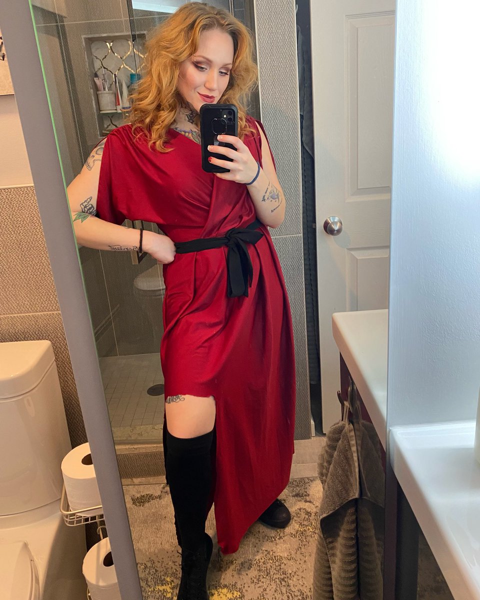 KayleighKann777's tweet photo. Happy New Year! Let’s do a #follo4folloback train? I’m not active on here as much as I am on other platforms. I’d like to get more acquainted.
I got this dress from Salvation Army for 8.99 because I’m a broke ass college student. Wassup! #newyear #replytweet #salval #thrift https://t.co/AiDFlNaGJu
