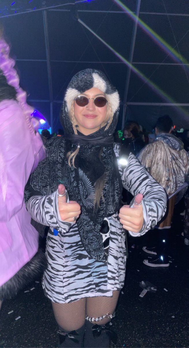 SloanCruz's tweet photo. I guess you can say @countdown_nye really washed away my 2022 bullshit ☔️😵‍💫 https://t.co/xqsO1VDbRu