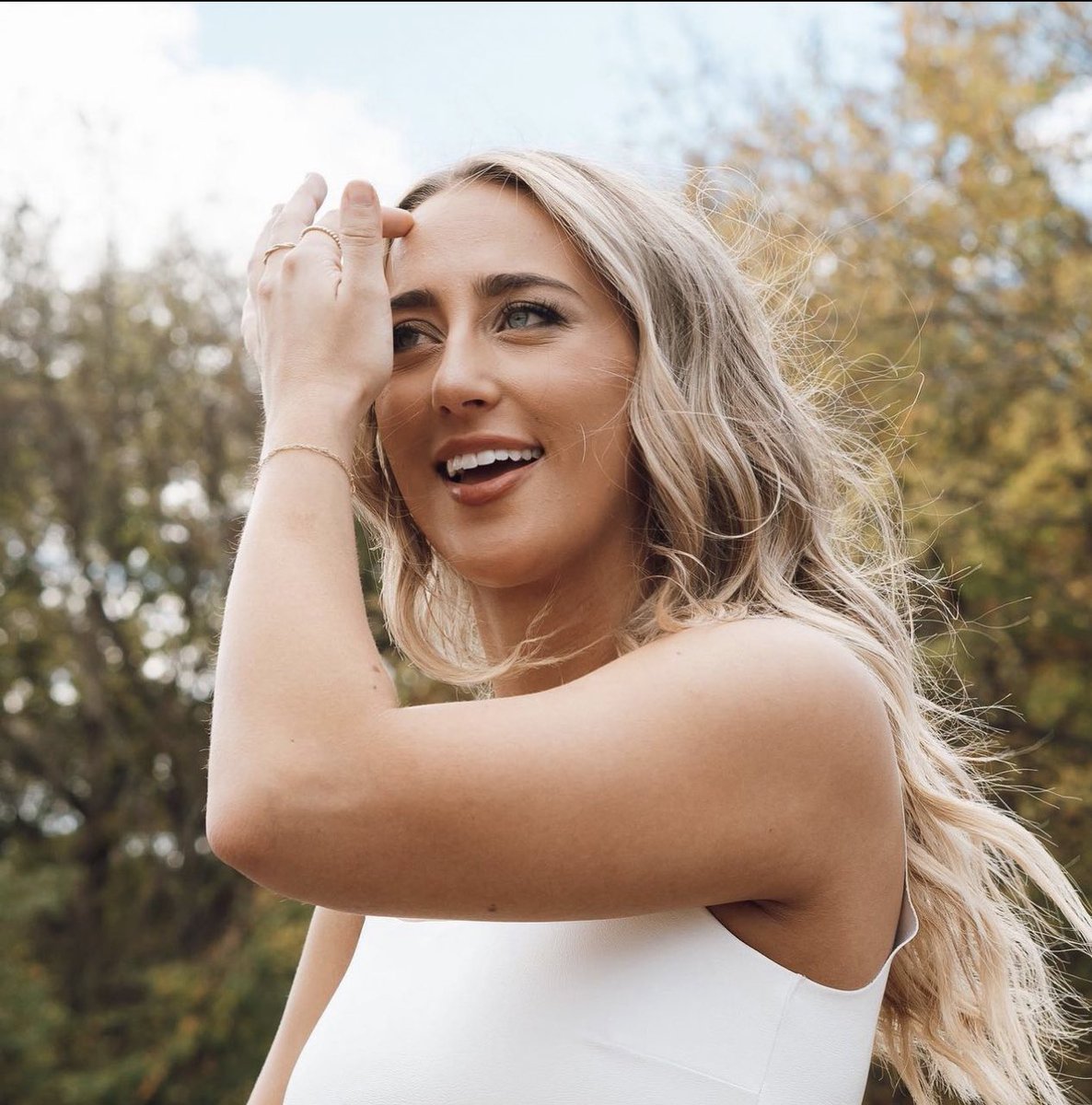 theashleycooke's tweet photo. Curious… what’s your favorite song I released this year? https://t.co/2VyHrRT0Ak