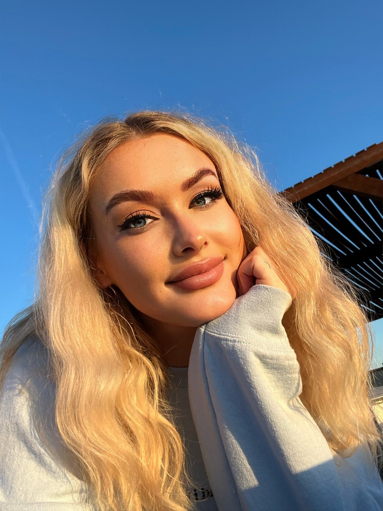 Allie Dunn: Her Journey From Controversy To Confidence - 7hopdgx