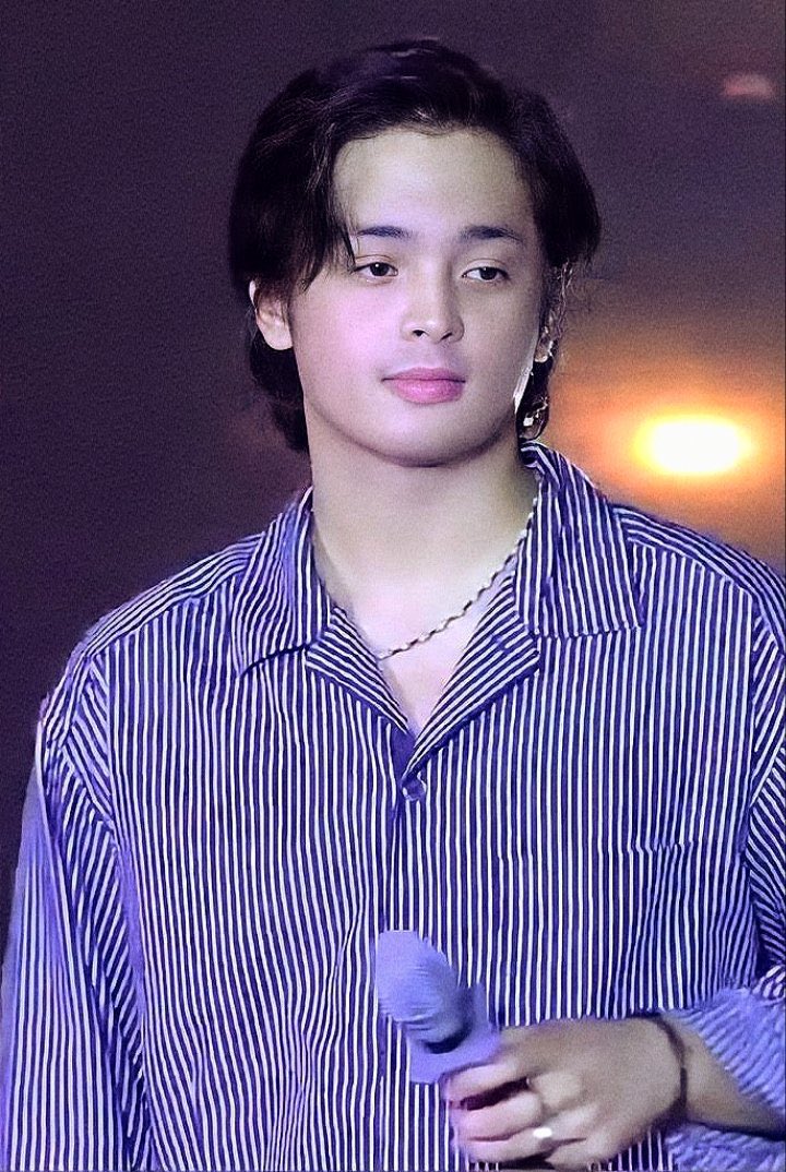 Meeshell10's tweet photo. @ABSCBNStarsPoll @CWenceslao @kdestrada_ @KdAbroadOFC @KDestersVIS_OFC @KDLEXUnitedOFC @kdlexINTLswthrt Woah! The man of the hour! Congrats Kayds 😍 👏👏
Salamat din po sa lahat ng bumoto @kdestrada_
#KDEstrada | #KDLEX | #AlexaIlacad
#PETAWalangAray | #RunToMe
#KDEstradaDays | #StarMagicFLEX https://t.co/PmIFBvig8f