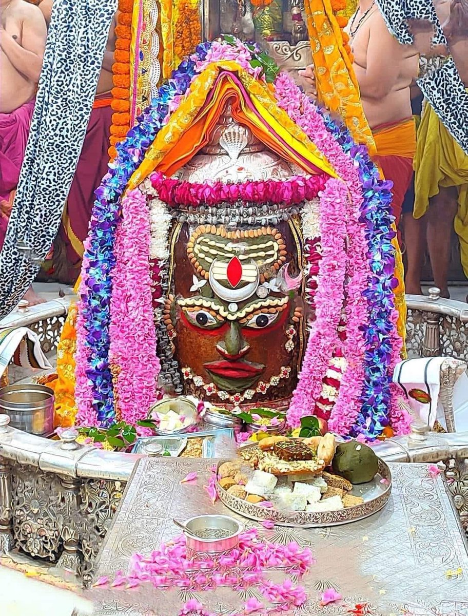 vibhaparihar2's tweet photo. श्री शिवाय नमस्तुभ्यम..!!
#ConnectedToDivine🔱📿🚩 https://t.co/GTZXze9UEh