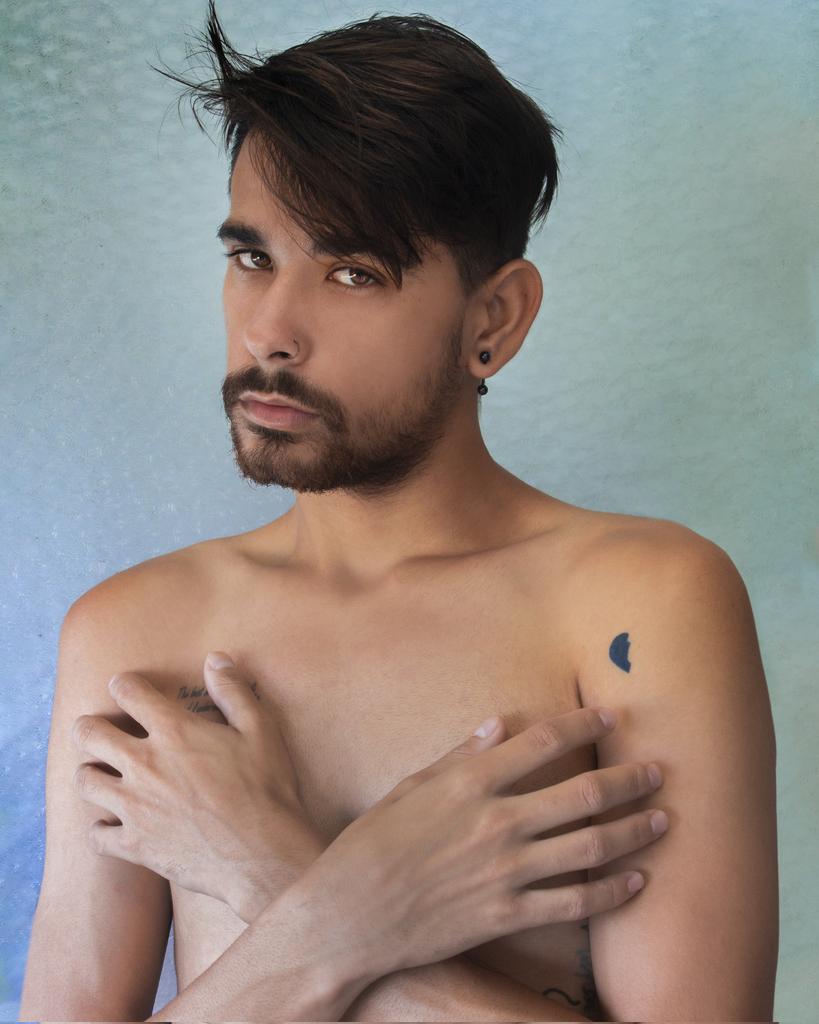 adrian_liermo's tweet photo. At some point, we all need a change...
1,2,3 o 4?!
📷 @LuisiRodrigue17
#model #cubanmodel #modelshoot #picoftheday #change #2023NewYear #photooftheday #photographylovers #goodvibes https://t.co/7hKsWj4uCl