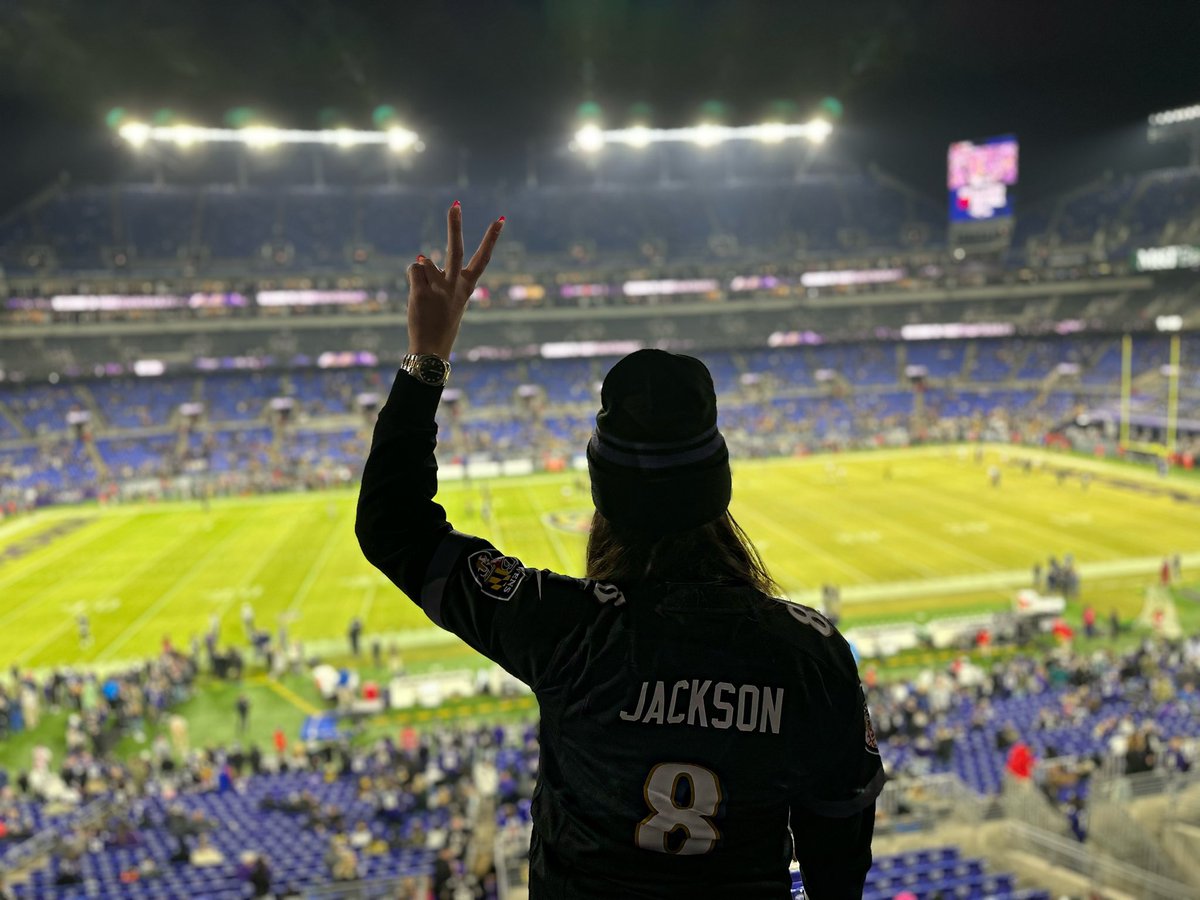sarahnolimits's tweet photo. LETS GO!!! #ANDFOOTBALL @Ravens @Lj_era8 https://t.co/Ypsxu65KKB